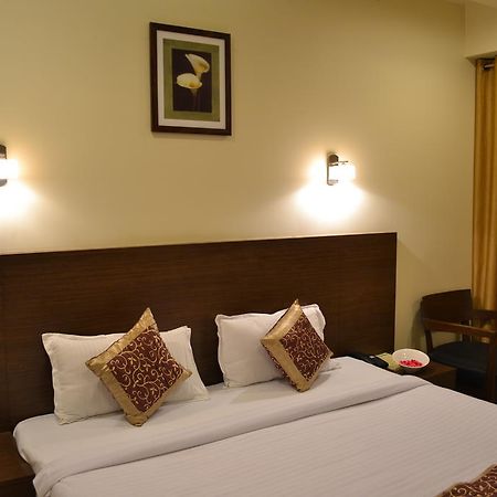Hotel Adi Nagpur Dış mekan fotoğraf