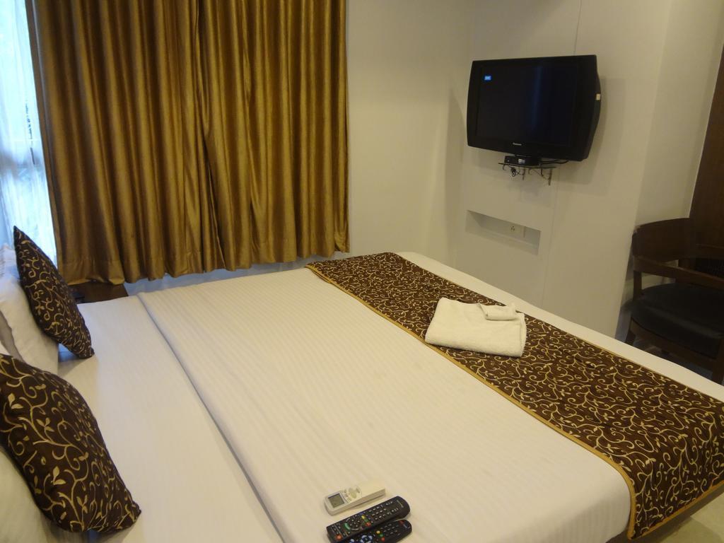 Hotel Adi Nagpur Dış mekan fotoğraf