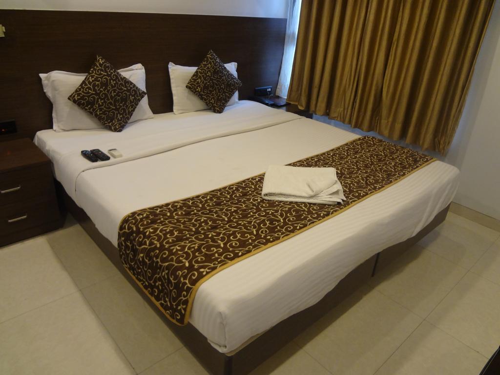 Hotel Adi Nagpur Dış mekan fotoğraf