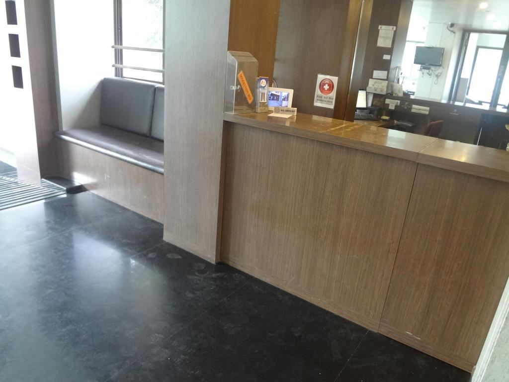 Hotel Adi Nagpur Dış mekan fotoğraf
